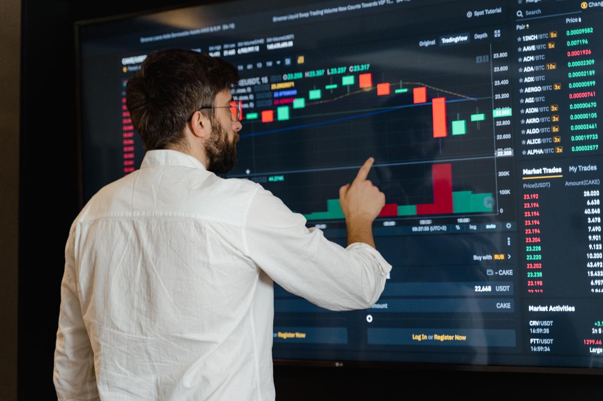 Crypto Stocks Jump in Tandem.